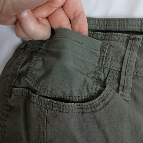 2/$30 DKNY Casual Olive Summer Shorts (#865) - Picture 4 of 12